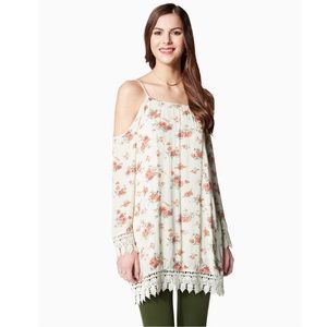 Charming Charlie White Floral Dress 👗💖💕